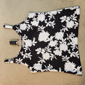 Reversible White House Black Market Tank Cami Size Large